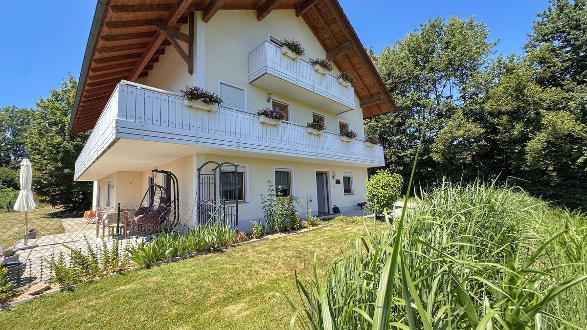 Prackenbach Apartment | Large flat with infrared sauna and whirlpool