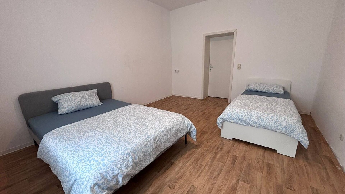 Zeitz Apartment | Large flat with separate rooms for 8 guests STPh