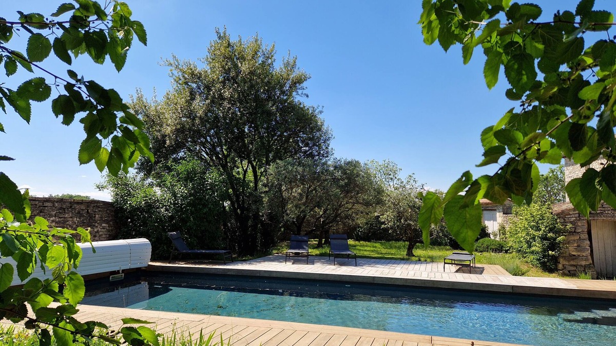 Saint-Privat-de-Champclos House | Large family farmhouse south of Ardèche