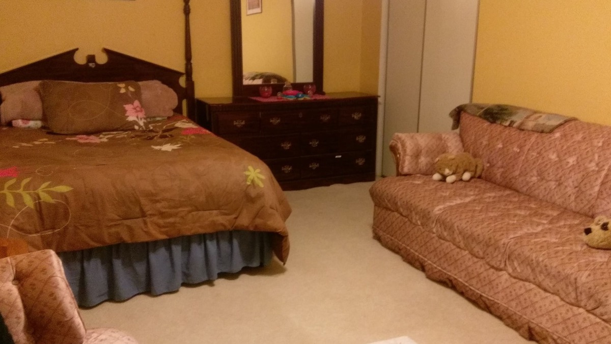 Gaithersburg House | Large Furnished Basement Room