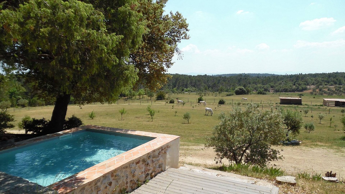 Aups Cottage | Large gîte near St. Moritz Cross, Gorges du Verdon