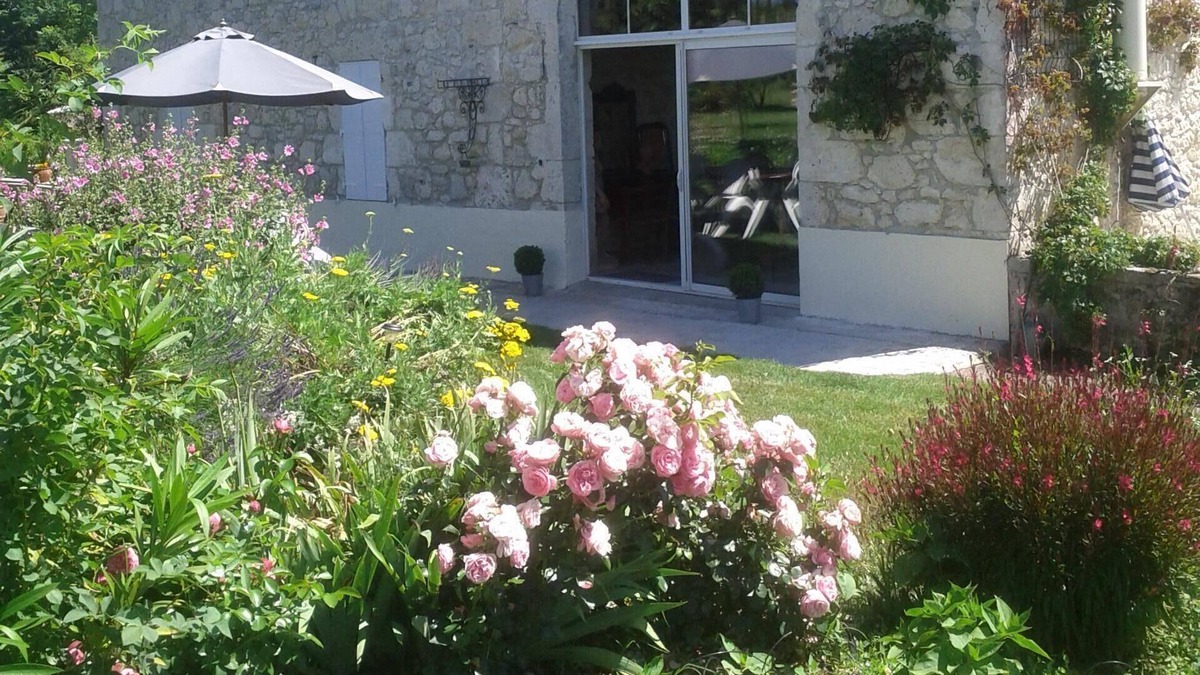 Castelnau-sur-l'Auvignon Cottage | LARGE GROUP COTTAGE 21 PEOPLE