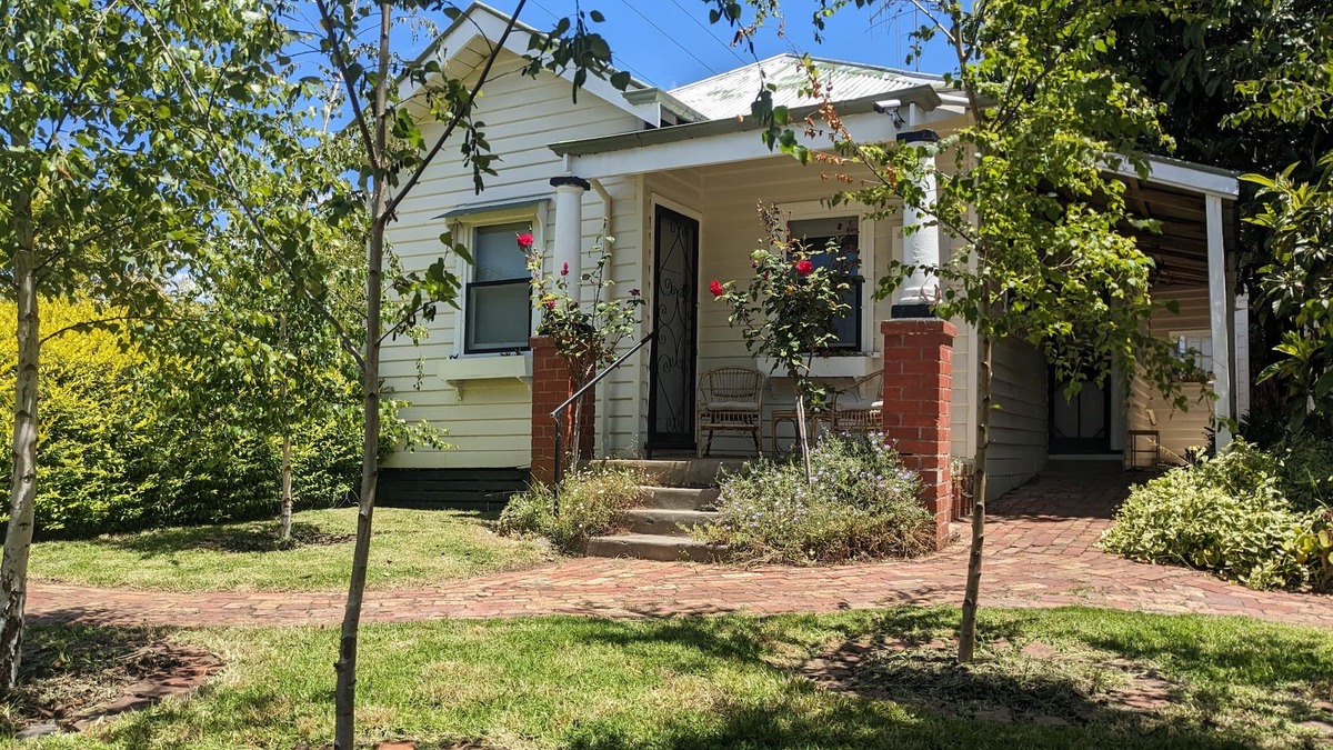 Bendigo Cottage | Large garden block with multiple dwellings in the centre of Bendigo