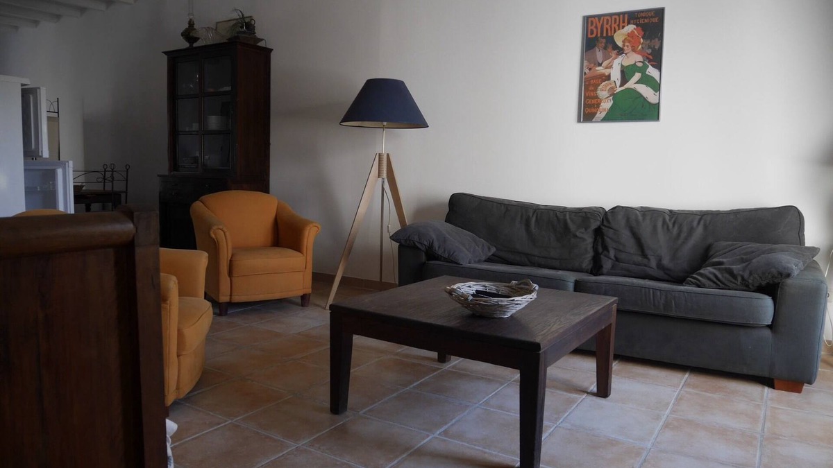 Montauriol Apartment | Large gite in a very quiet little hamlet
