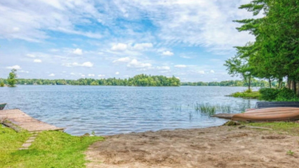 Frontenac Cabin | Large Group Lake Haven: 3-Bed/Bunks!, Sleeps 8, Full Kitchen, AC