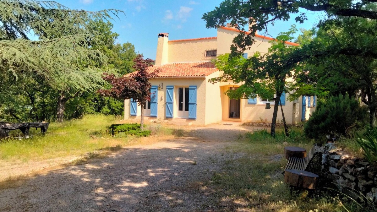 Plan-d'Aups-Sainte-Baume Villa | Large house Plan d'Aups Ste Baume Var, sleeps 6, quiet, large garden
