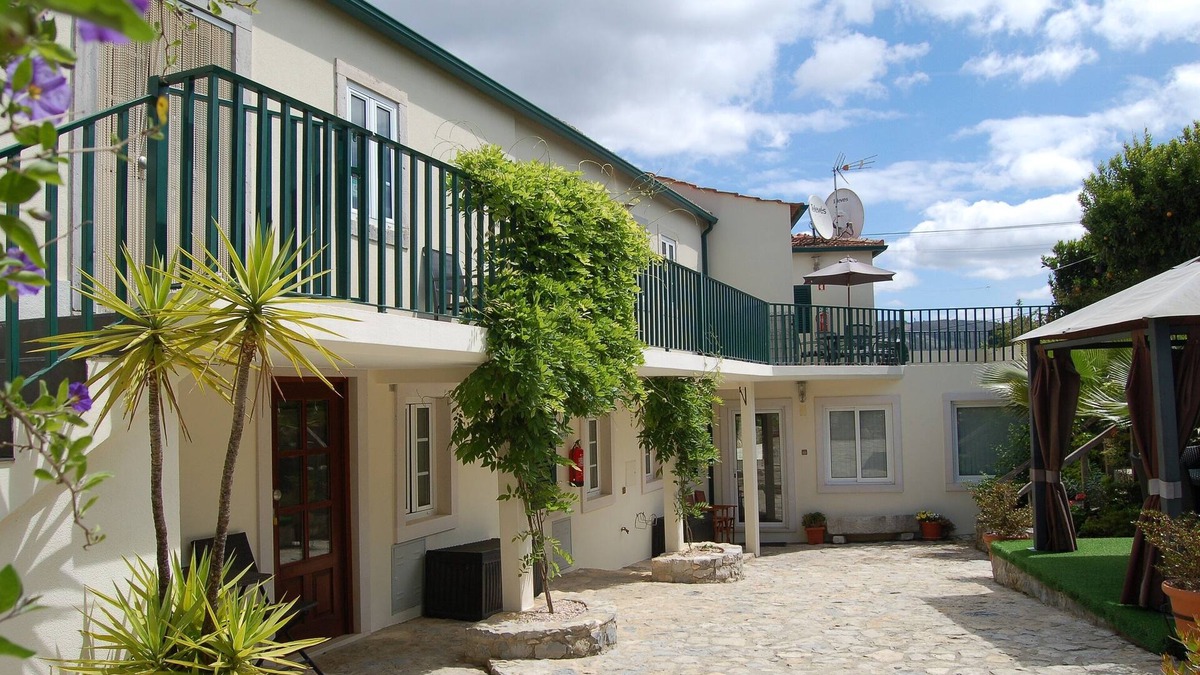 Cumeeira Apartment | Large High Specification Ground Floor Apartment, With Swimming Pool And Gardens