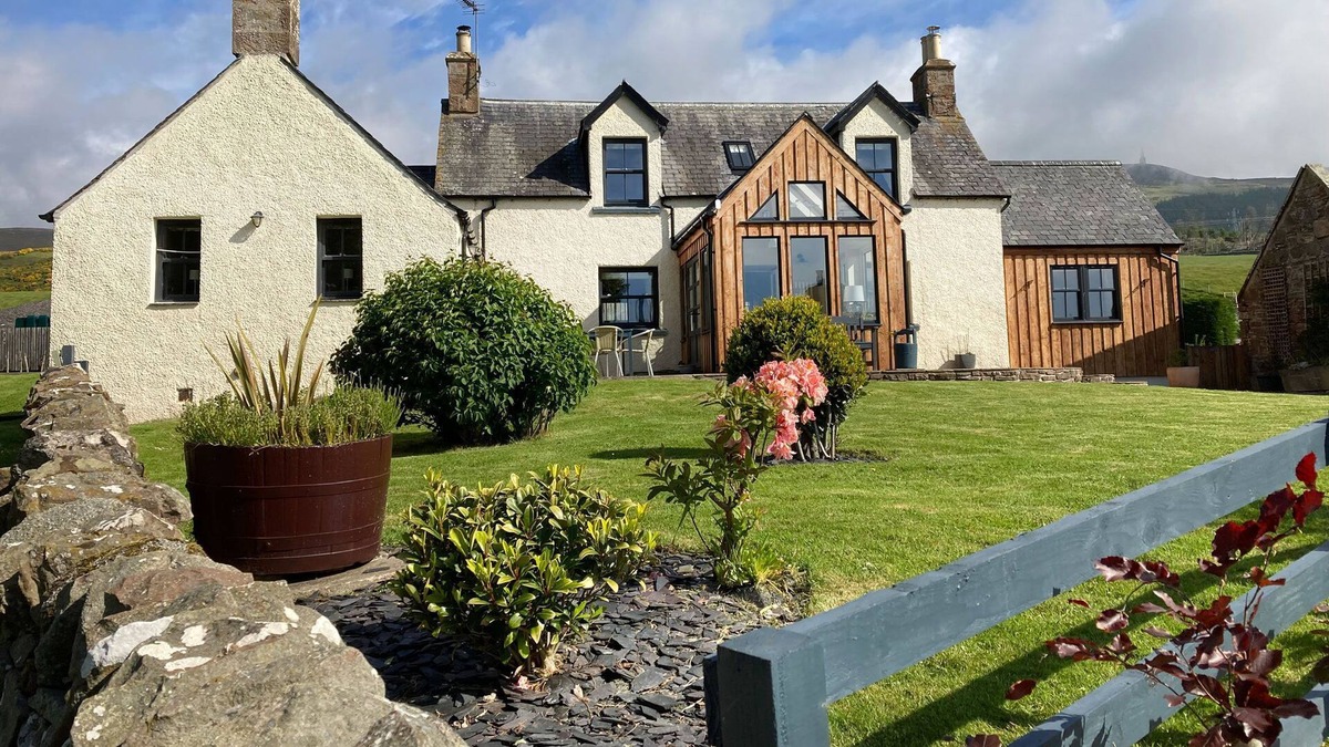 Golspie House | Large, high standard, country cottage just outside Golspie on the NC500