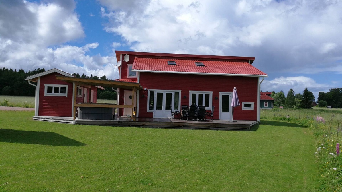 Filipstad House | Large high standard holiday house, sauna, outdoor pool, boat