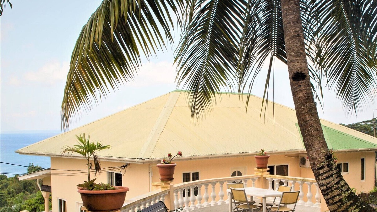 Mare Anglaise House | Large, holiday home on Beau Vallon