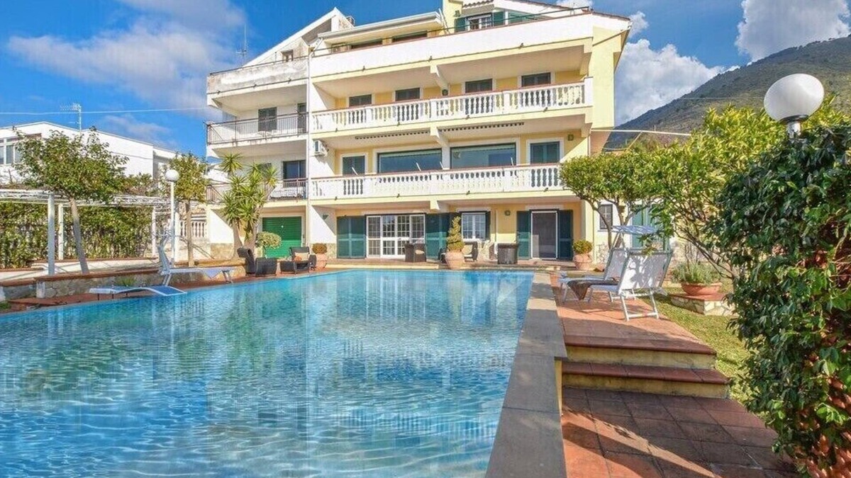 Praia a Mare Villa | Large Holiday House with private pool