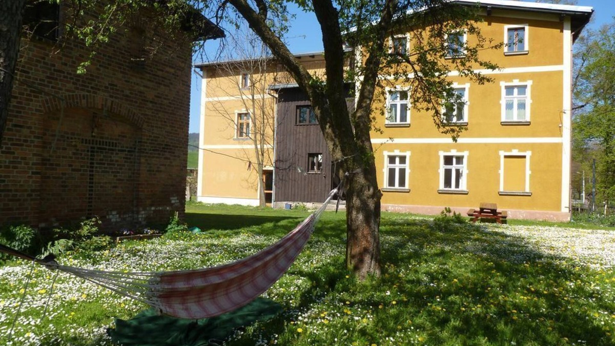 Janowice Wielkie Cottage | Large holiday home for families and groups.nWith yoga/playroom and garden