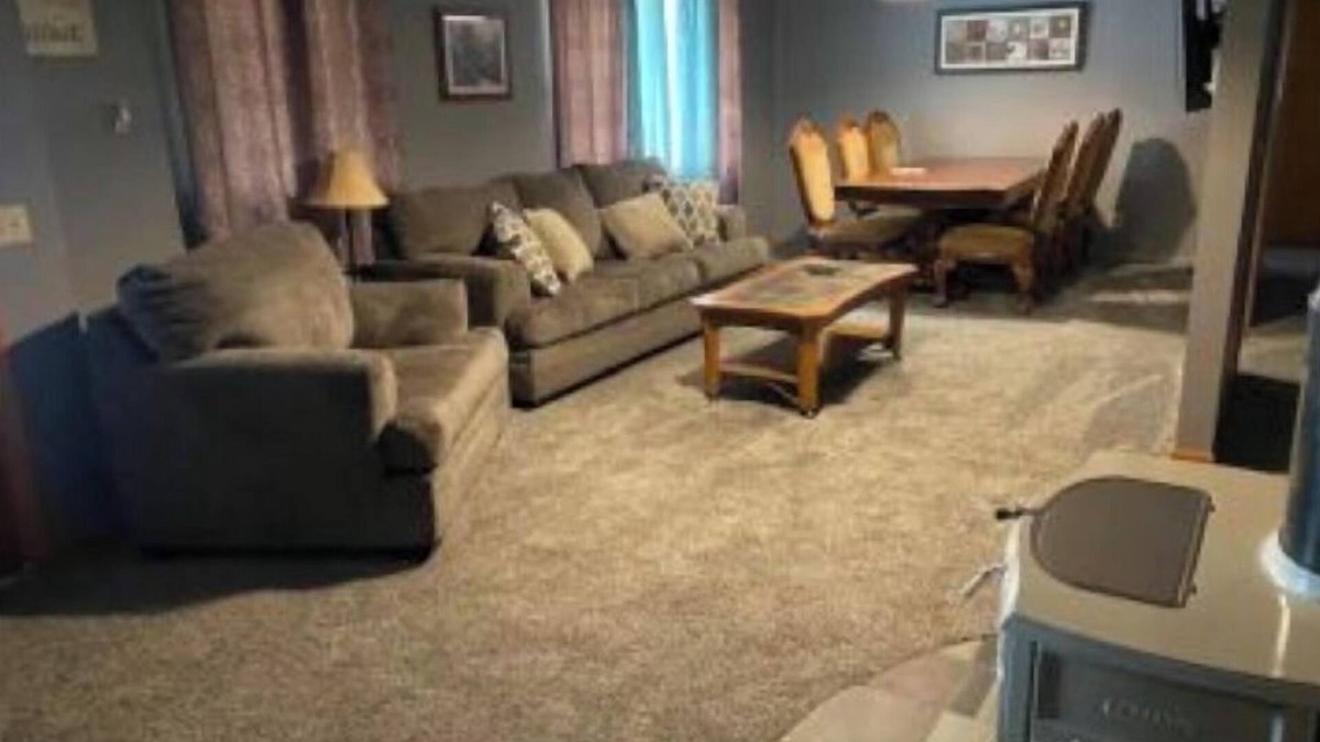 Agra House | Large home 2 living rooms, 4 bedrooms. Near lakes and great hunting and fishing.