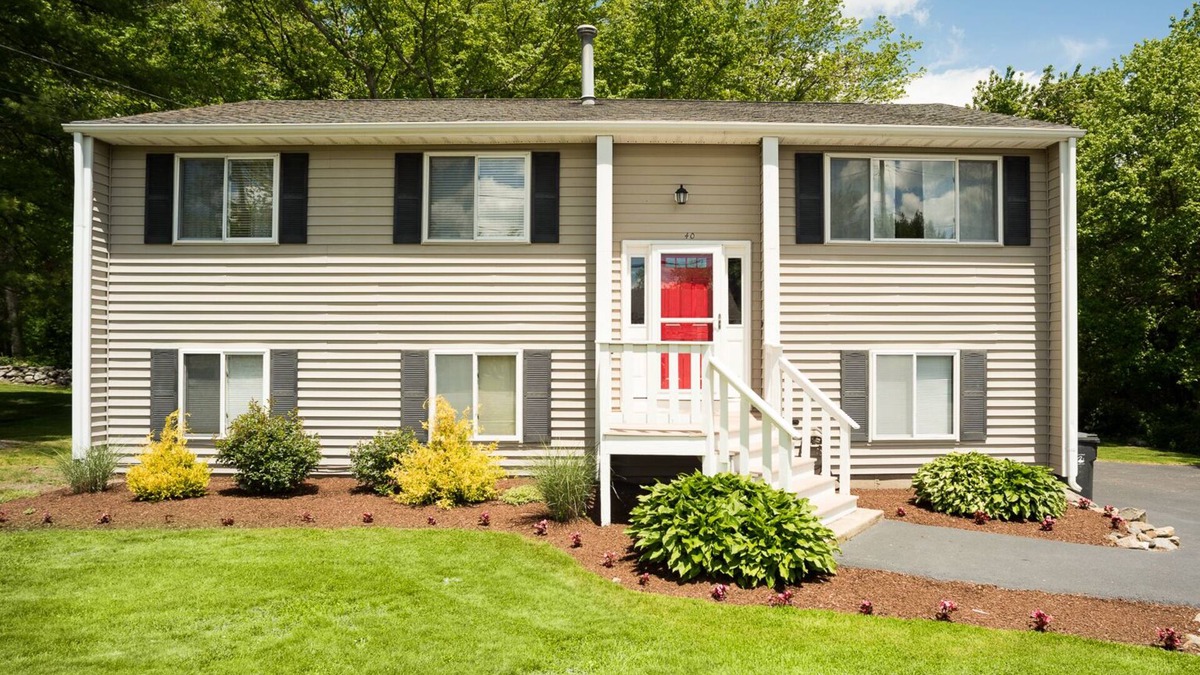 Bonnet Shores House | large home in Bonnet Shores with central AC