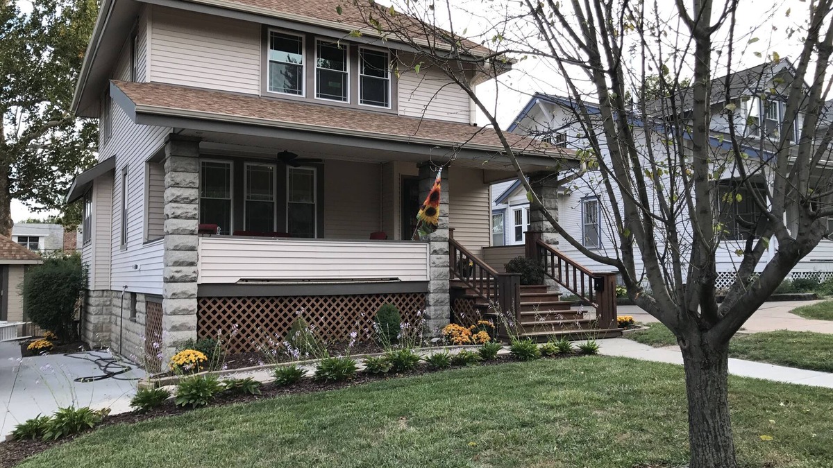 Dundee-Happy Hollow Historic District House | Large Home In Dundee For Families, Pets Welcome