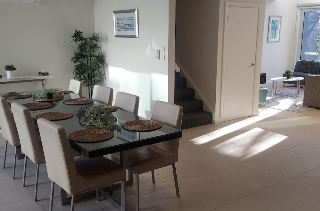 Kingston House | Large Home @Kingston Foreshore
