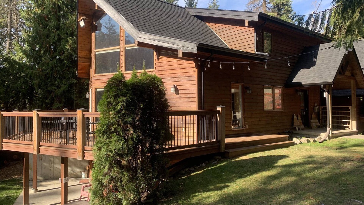 Vernon House | Large home near lakes and mountains