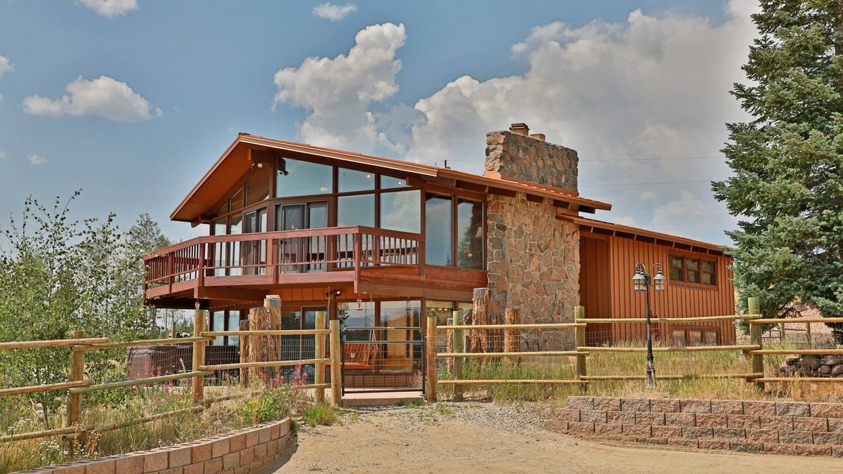 Tabernash House | Large Home on 5 Private Acres, Hot Tub with Mountain Views, Epic Sledding Hill!