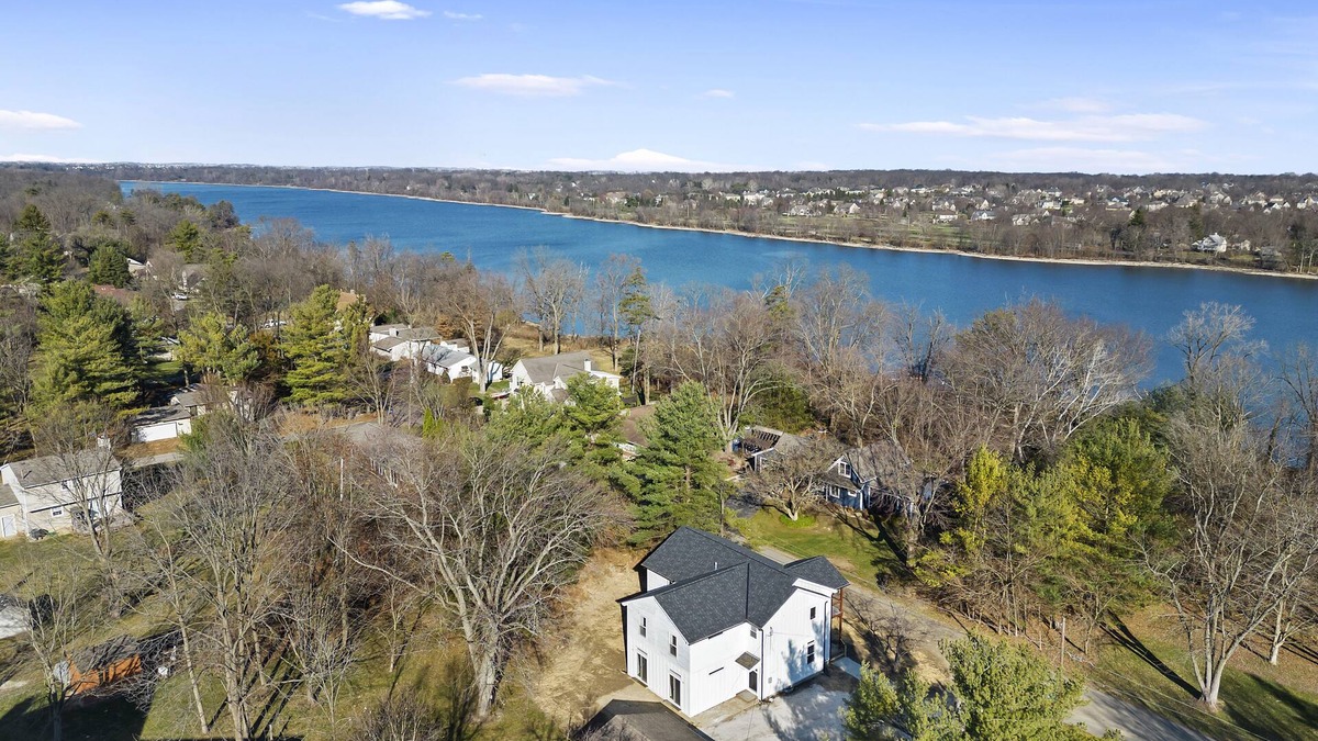 Shawnee Hills House | Large home, Peaceful, Gameroom, HotTub, Riverview, Location Location Location!