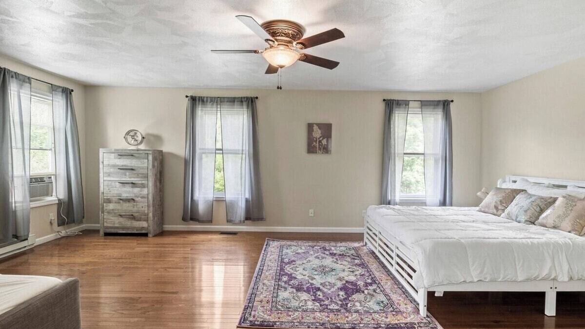 Lansing House | Large Home Sleeps 22! Dogs Ok!