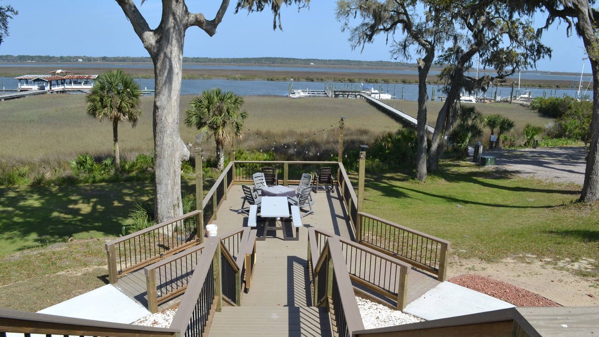 Sunbury House | Large home w/3 separate kitchens & living spaces