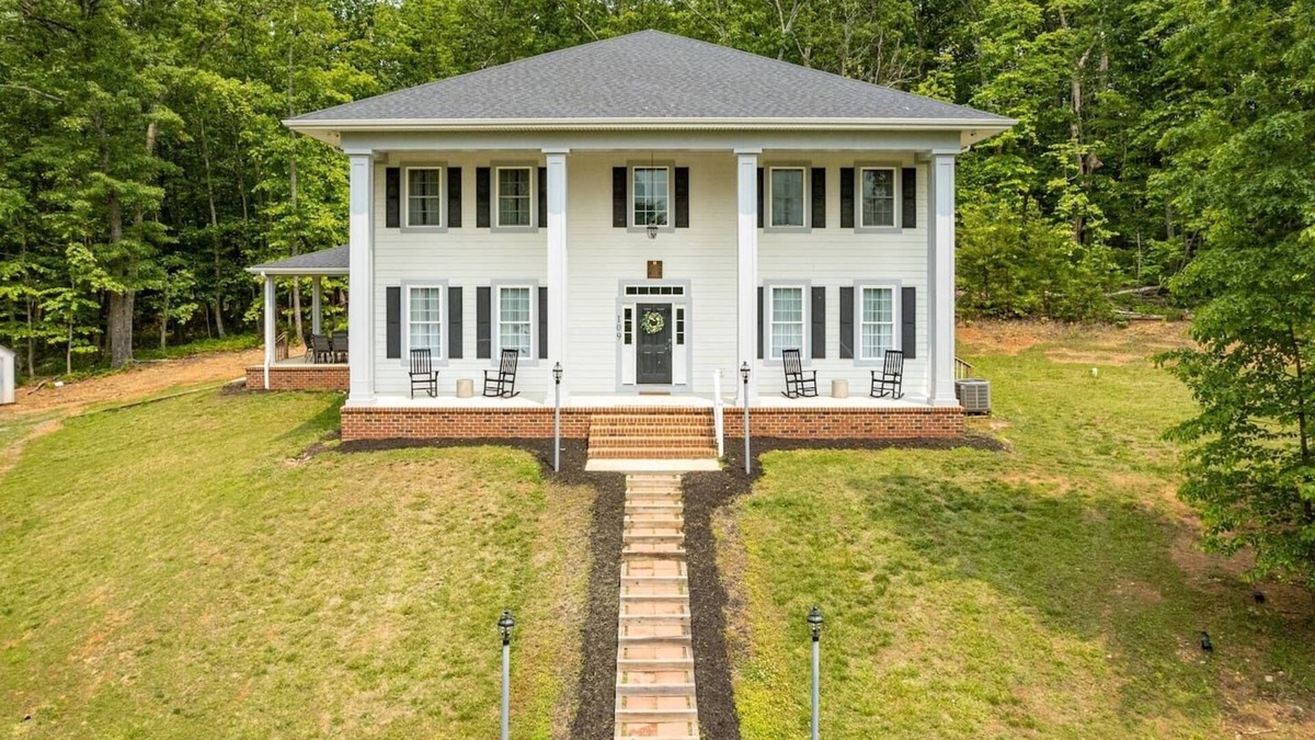 Rustburg House | Large home with acres to explore! 10 min to LU