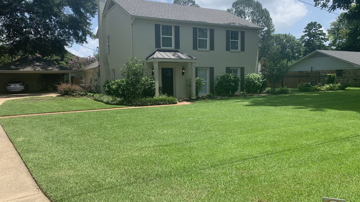 Natchitoches House | Large home with in ground pool and hot tub. Four block walk to downtown fun.