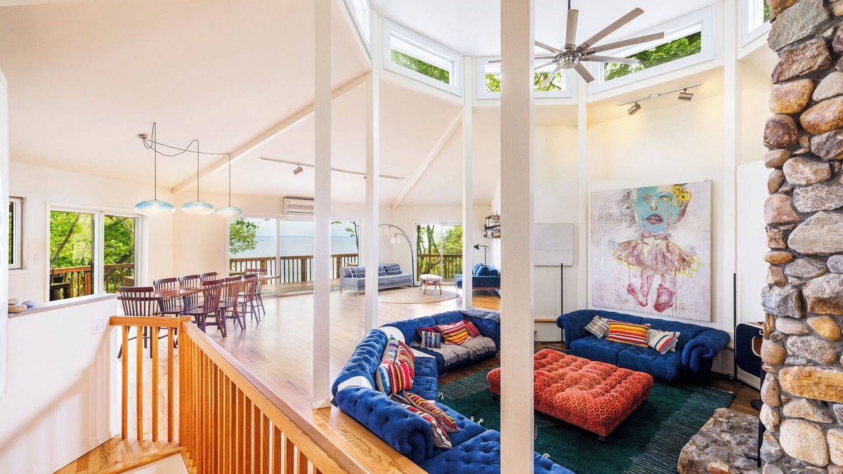 Baiting Hollow House | Large home with wraparound ocean views