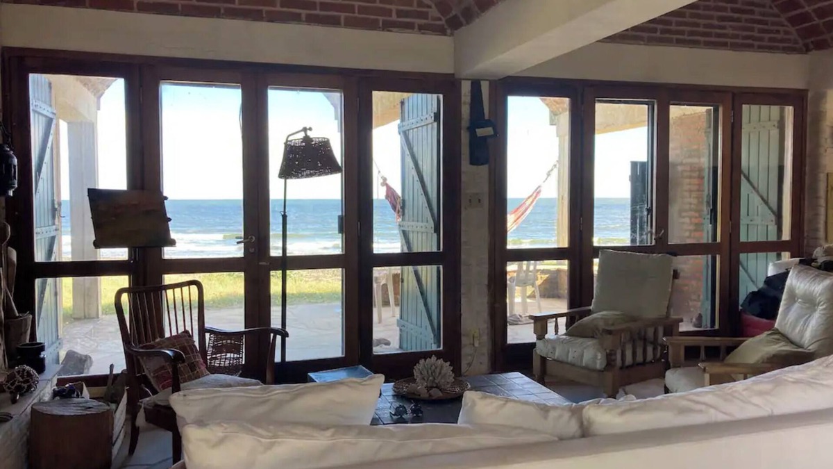 Las Flores Cottage | Large house in front of the sea