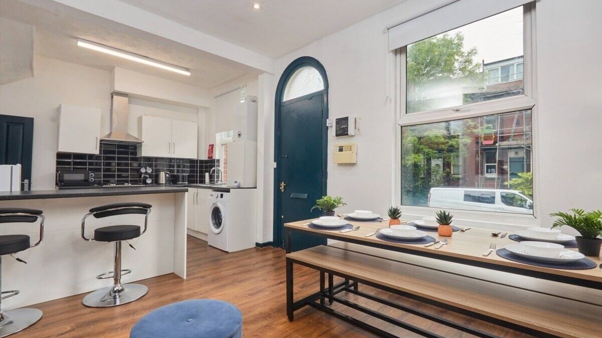 Headingley House | Large House Close To Leeds - Ideal For Groups
