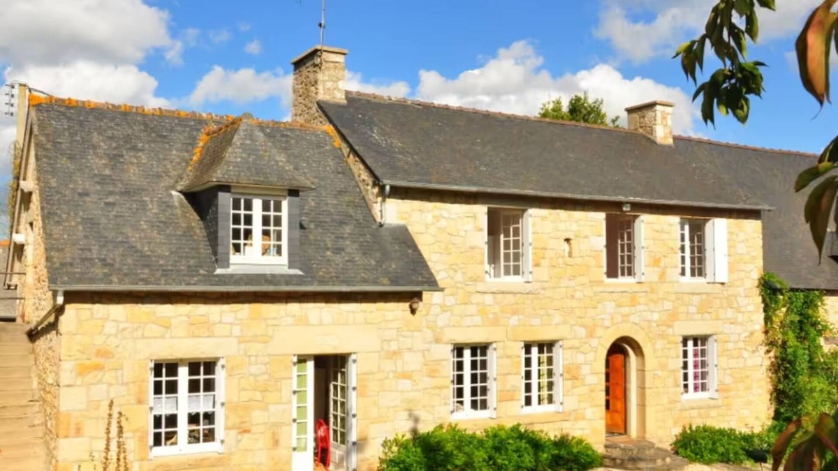 Tregon House | Large house in the country