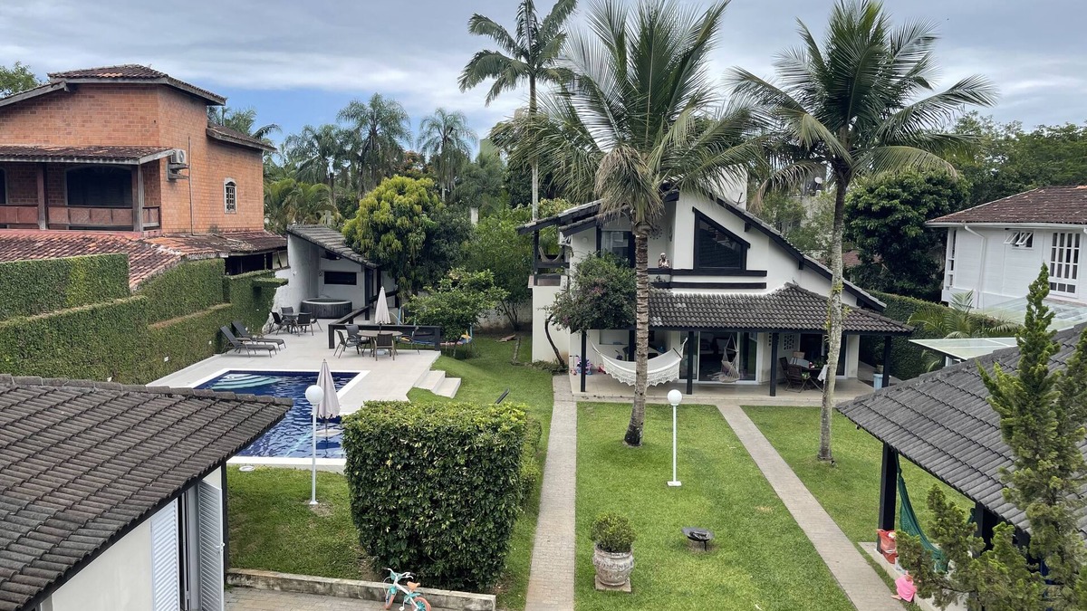 Barra do Una House | Large house in Barra do Una (1000m2) - 300m from the beach - Heated swimming pool