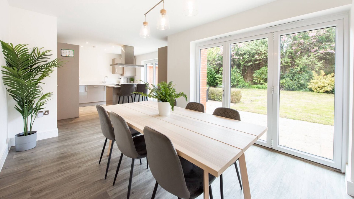 Chelmsford House | Large House in Chelmsford