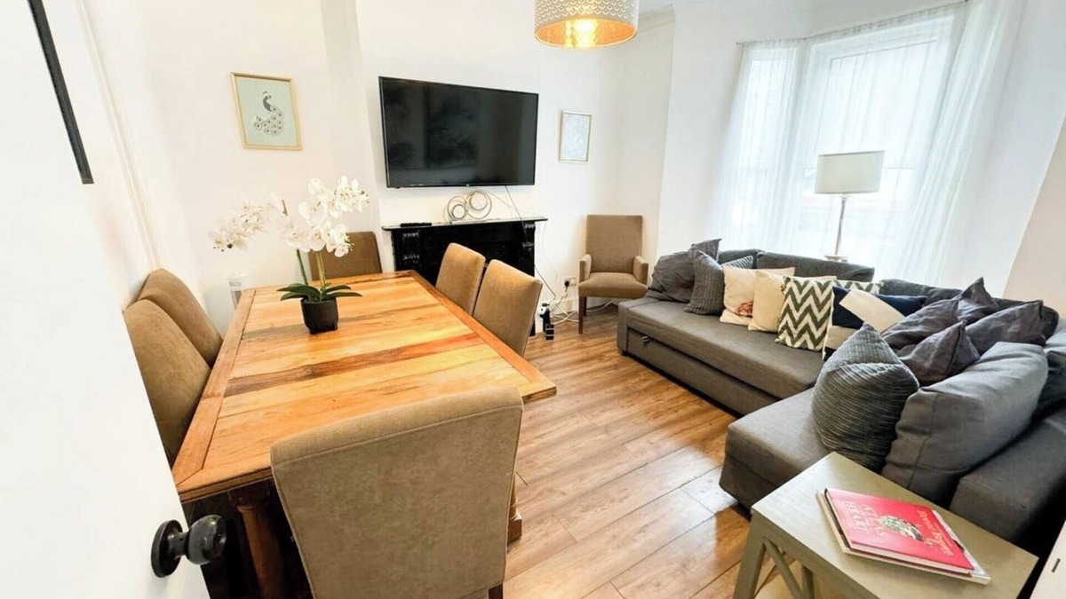 Bromley South House | Large house in Central London