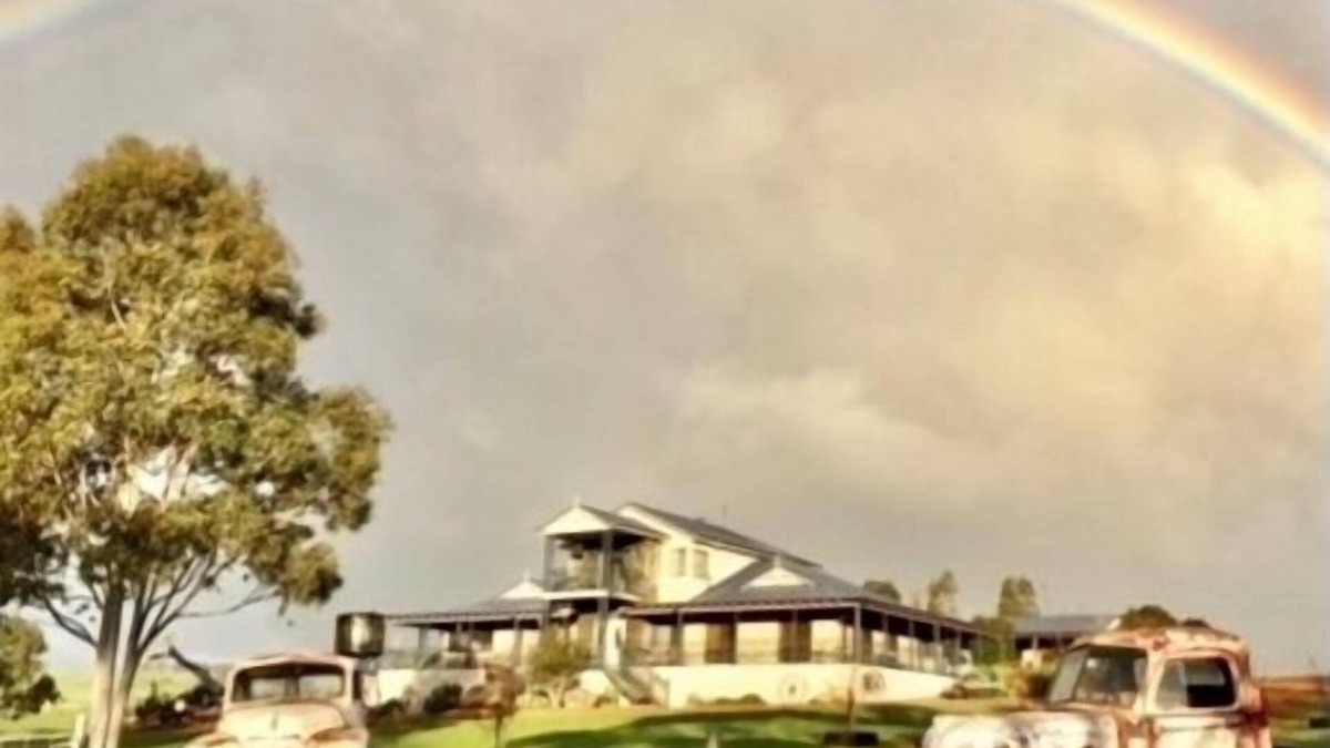 Dumbarton Other | Large House on Acreage+River+BeautifulViews+sleeps14+Hire of optional gypsy vans