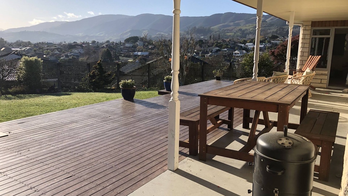 Richmond House | Large House with a View