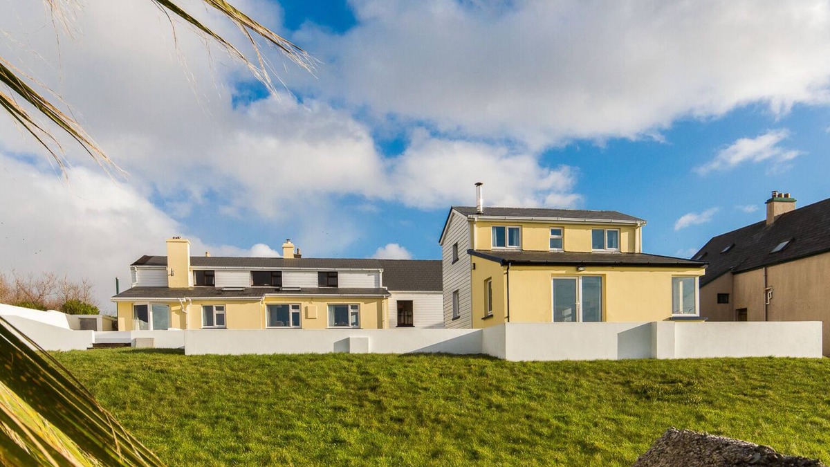 Waterville House | Large house with adjoining cottage close to Waterville