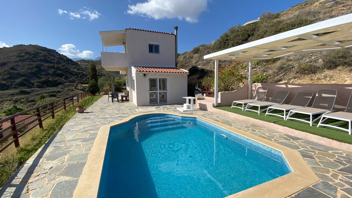 Mochlos House | Large house with private swimming pool and wonderful sea view.