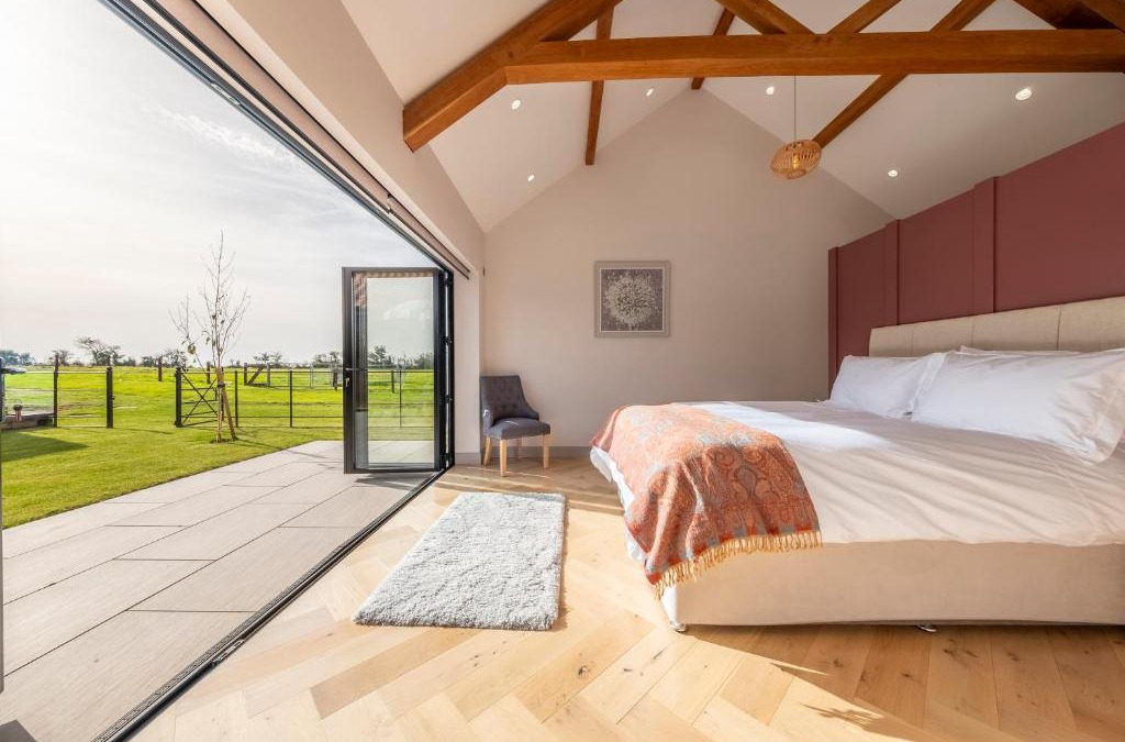 Ipswich House | Large immaculate rural conversion - The Milking Parlour