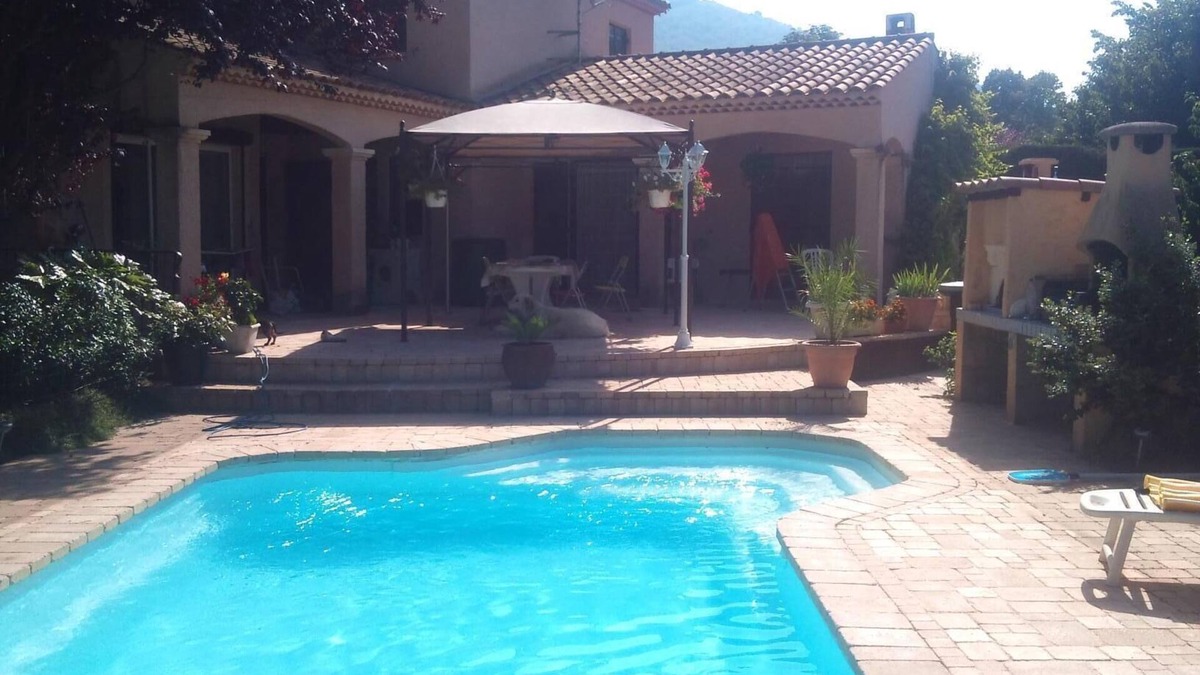 Saint-Vallier-de-Thiey Apartment | Large independent studio in private villa with garden, Swimming pool, Jacuzzi
