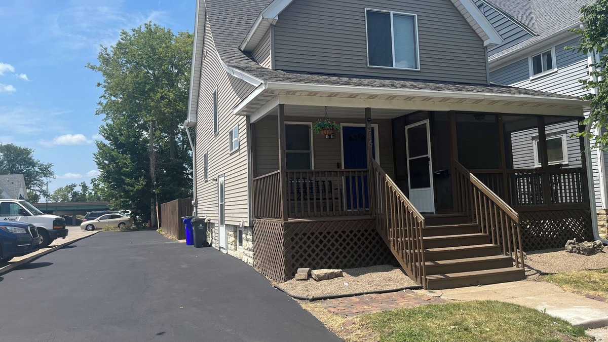 Cedar Rapids - Iowa City House | Large, inviting home near Amphitheater and Downtown
