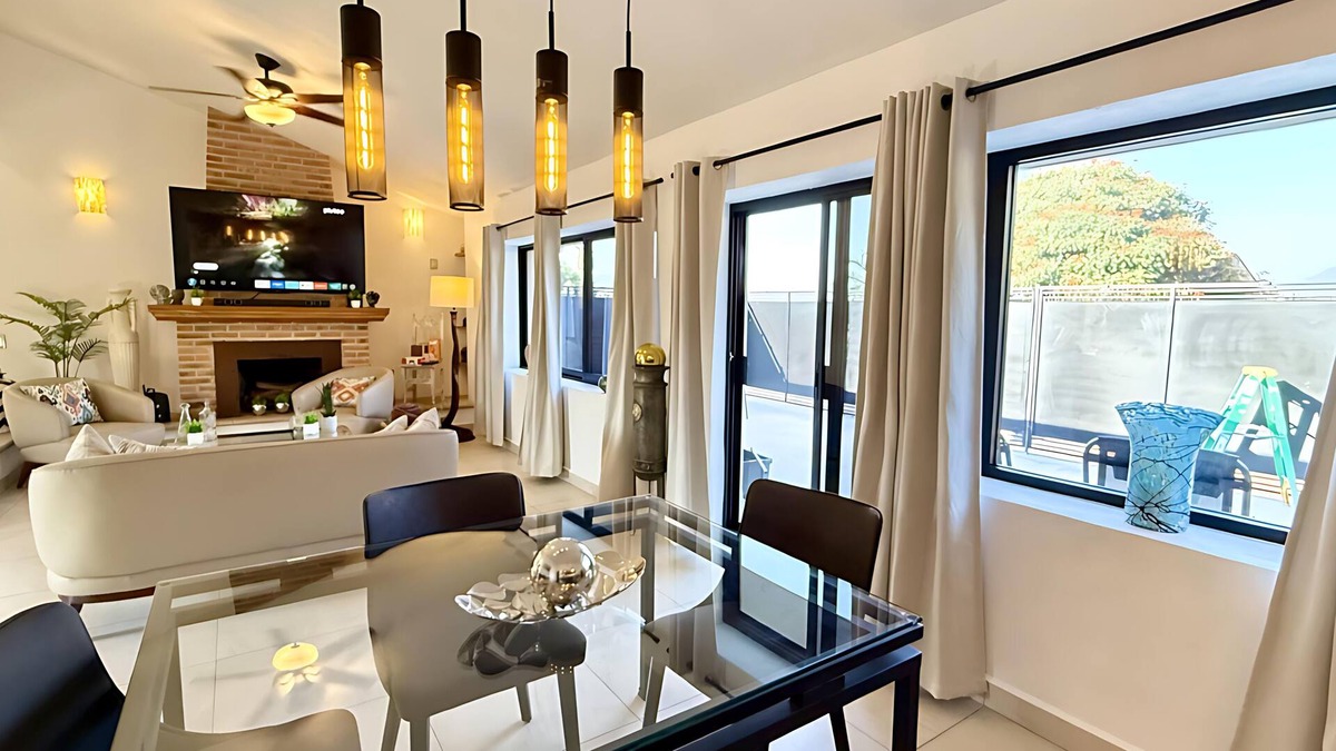 San Antonio Tlayacapan House | Large Luxurious Modern Ajijic 1 Bedroom Home - Walk To Everything