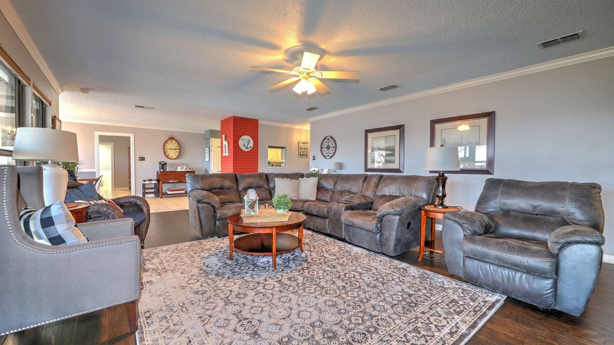 Azle House | Large Lakefront on Eagle Mountain Lake