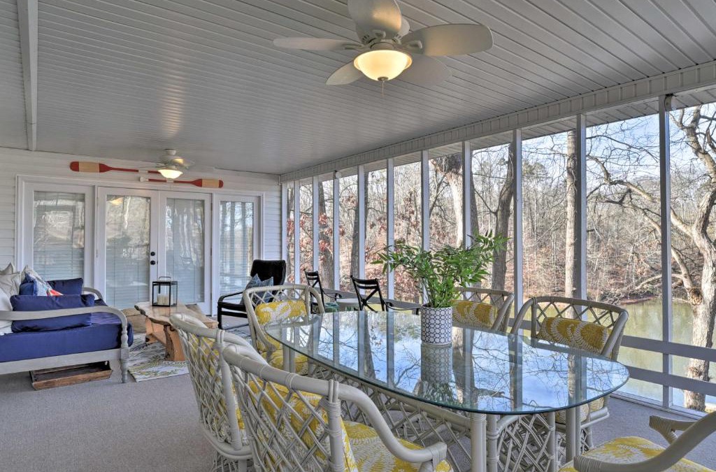 Lavonia House | Large Lavonia Home with Party Dock on Lake Hartwell!