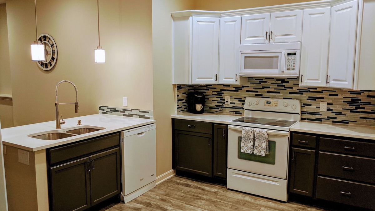 Snohomish Apartment | Large, Light and Bright