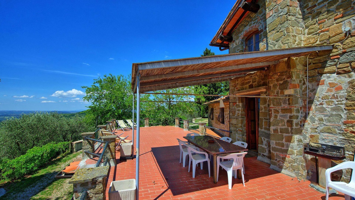 Greve in Chianti Apartment | Large lodging in Chianti, San Polo,Wi-Fi,Terrace for al fresco dining,sleep 9