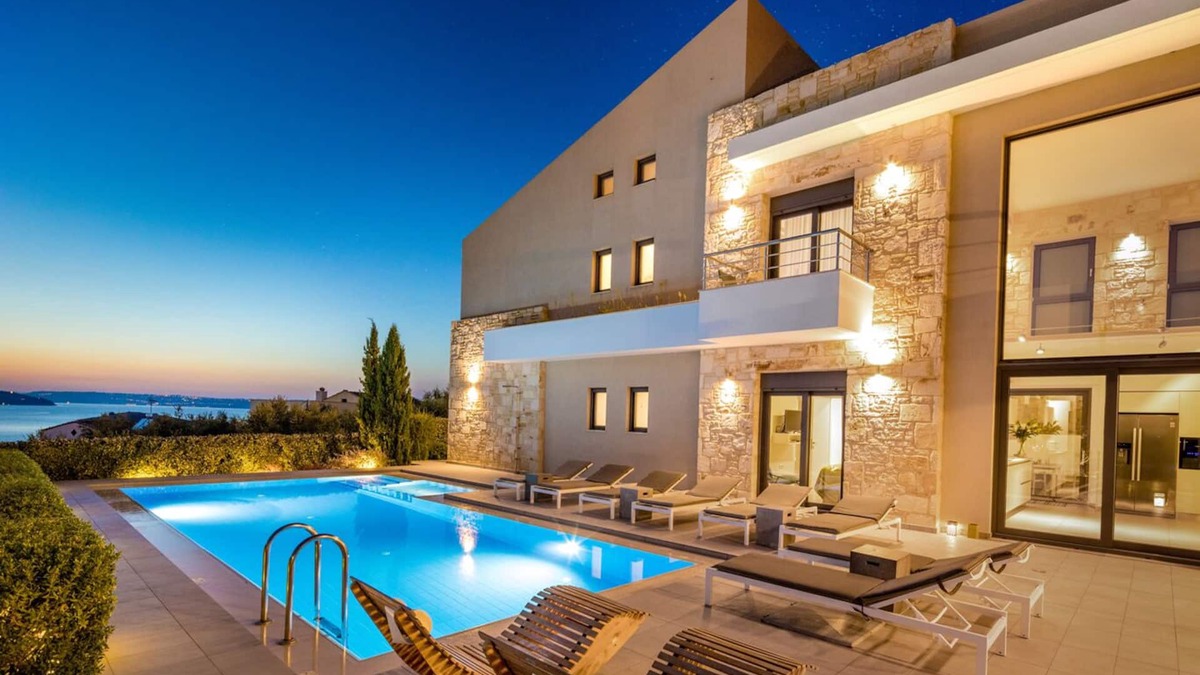 Plaka Villa | Large, Luxurious Villa With Private Swimming Pool and Gym