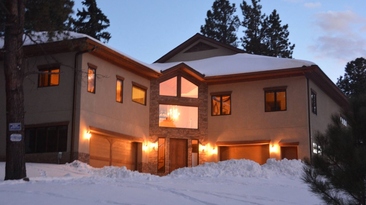Angel Fire House | Large, luxury cabin, sleeps 19 with a gourmet kitchen, hot tub & fire pit