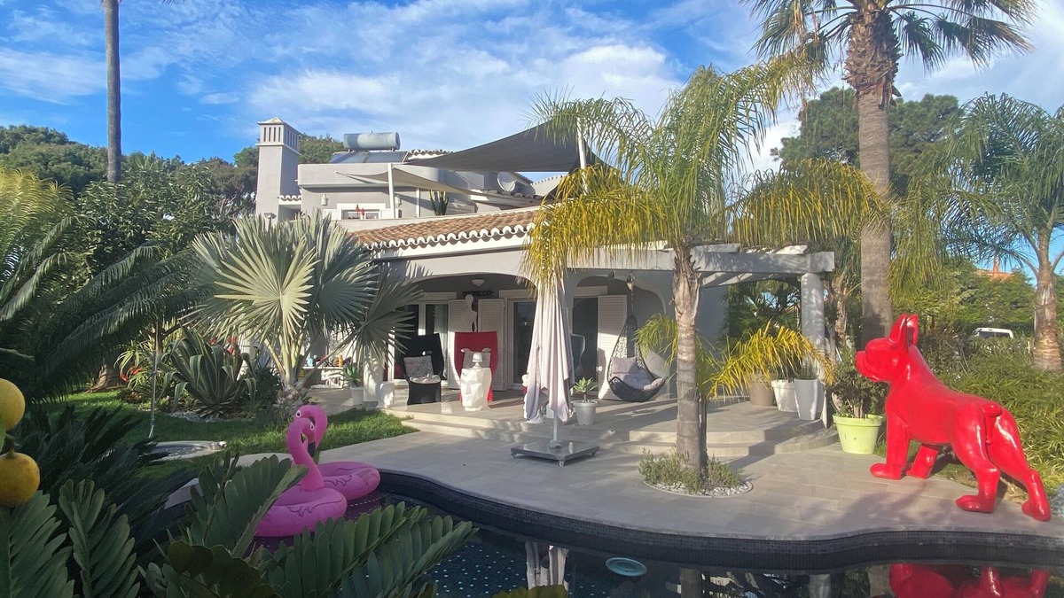 Quarteira Villa | Large luxury detached villa 4 en-suite bedrooms private pool golf at 300 meters