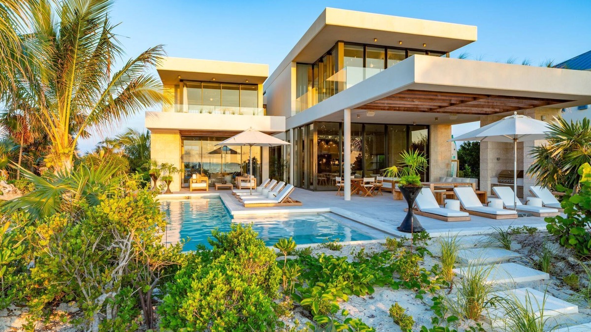Long Bay Hills Villa | Large luxury holiday rental in Turks and Caicos Islands